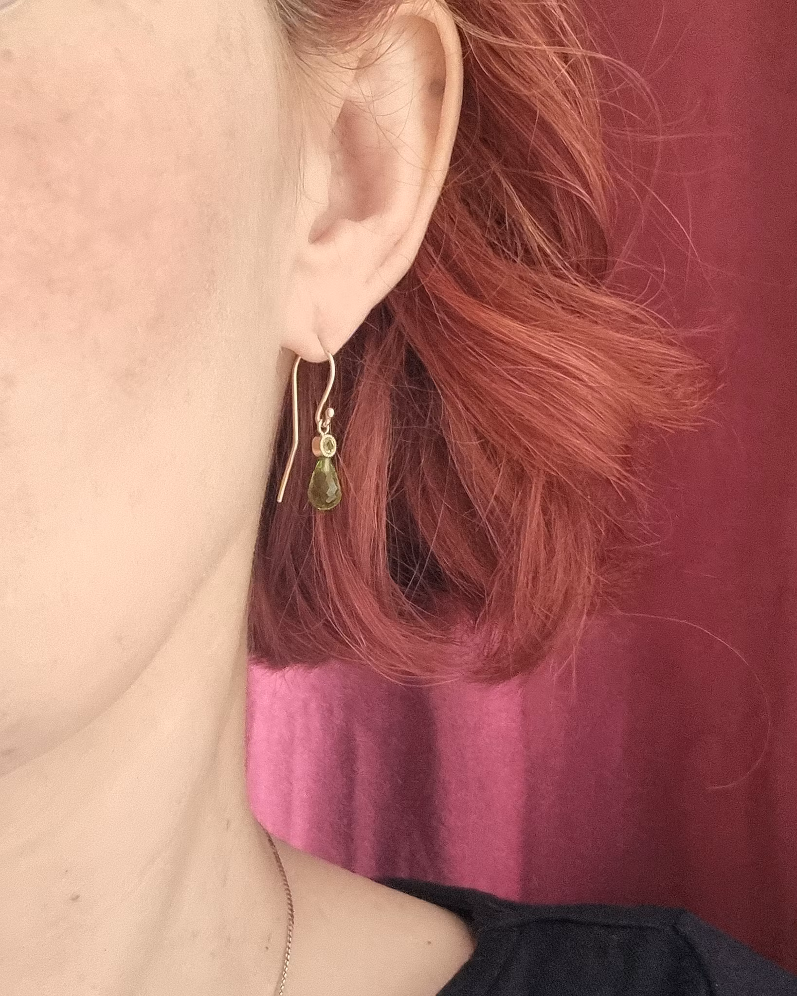 Peridot med Peridot- örhängen i 18K