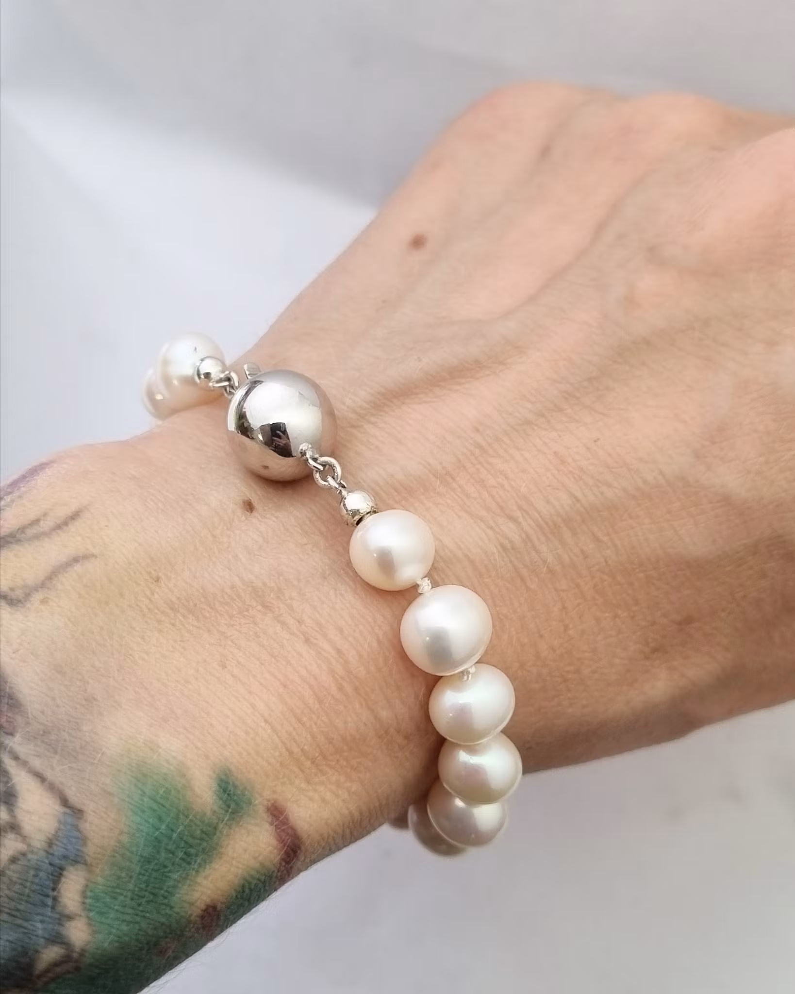 Pärlarmband med vita Sötvattenspärlor 9,5-10 mm - 18 cm