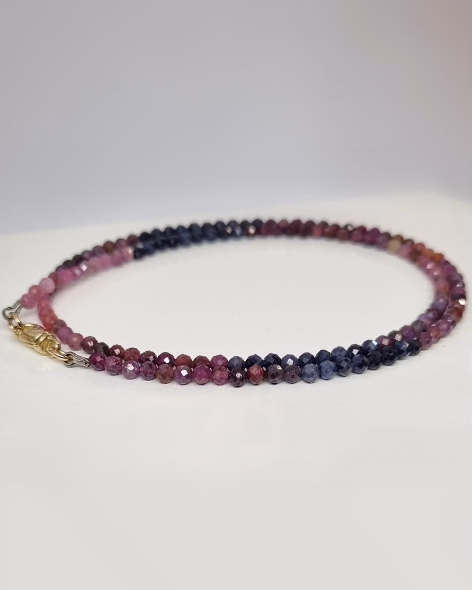 Flerfärgat Safircollier - 44,5 cm
