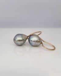 Ljusa Tahitidroppar - örhängen i 18 K guld