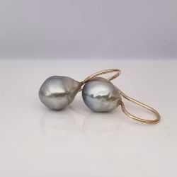Ljusa Tahitidroppar - örhängen i 18 K guld