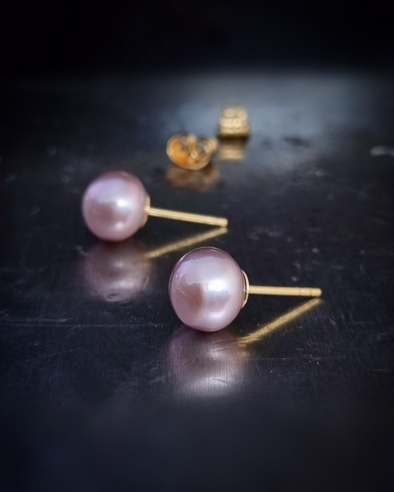 Antikrosa Sötvattenspärlor- örhängen i 18K guld