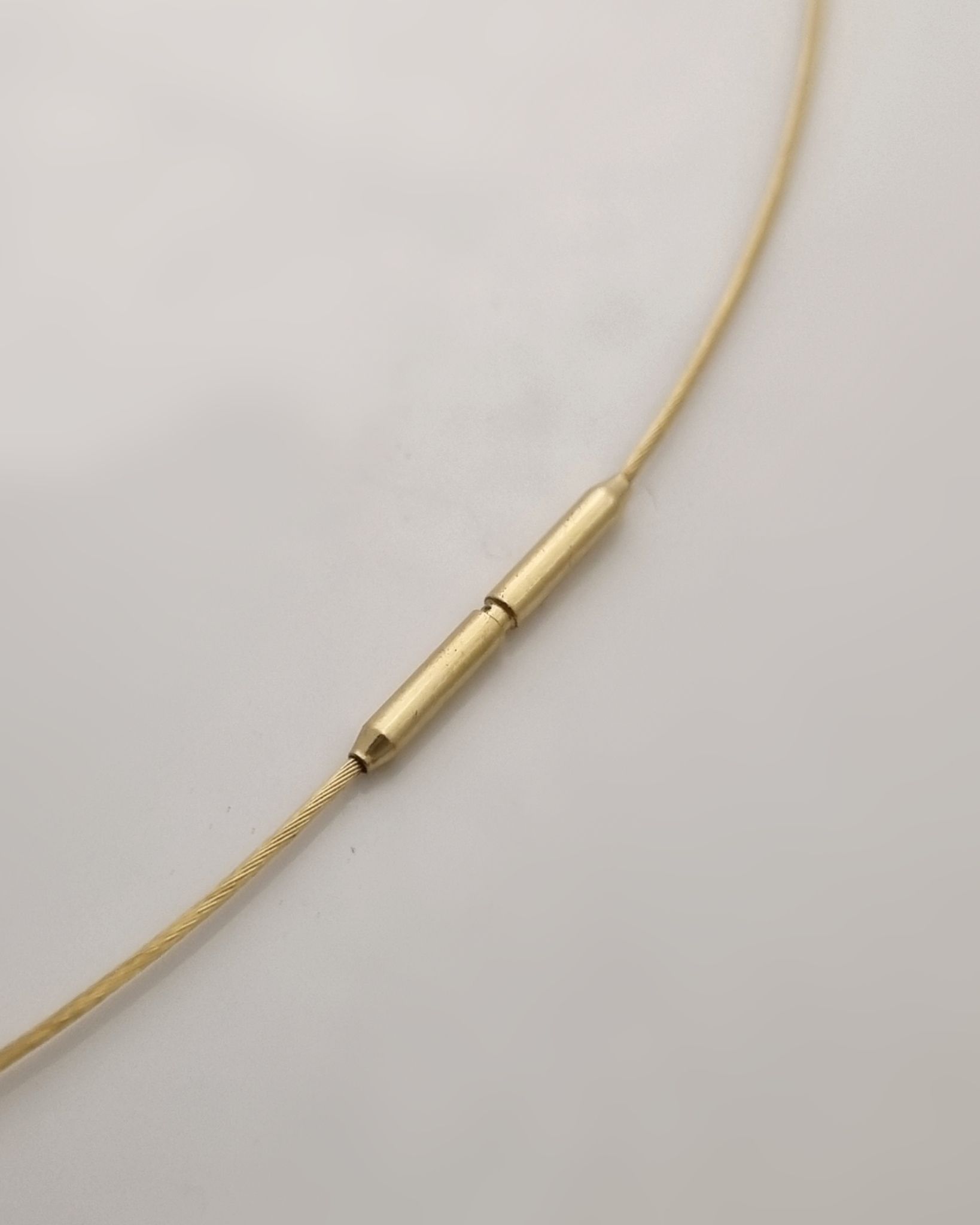 Svävande Akoyapärla - halsband i 18 K guld