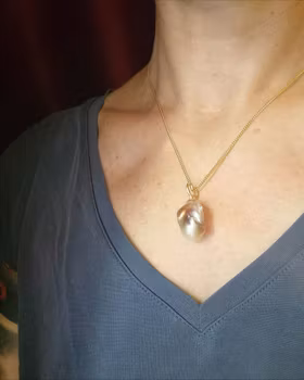 Rosa Sötvattenspärla barock - hänge i 18 k guld