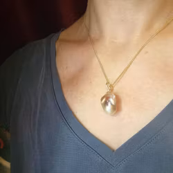 Rosa Sötvattenspärla barock - hänge i 18 k guld