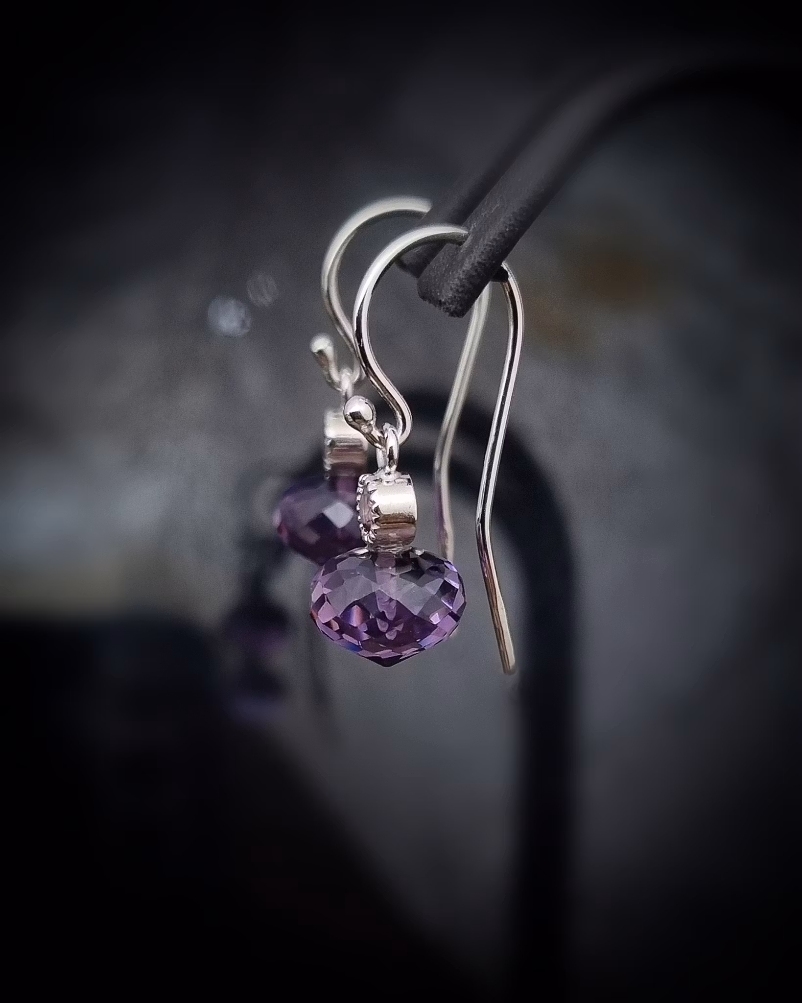 Ametister med Spineller Fairtrade - örhängen i 18K vitguld