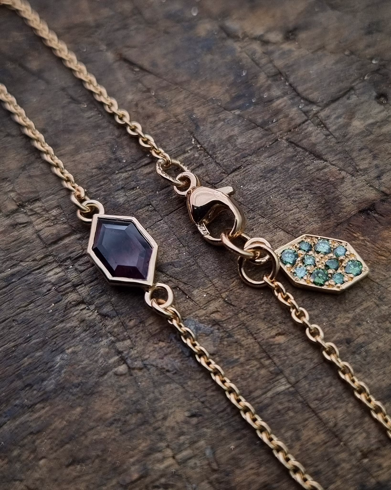 Armband med Safir från Winza & gröna briljanter