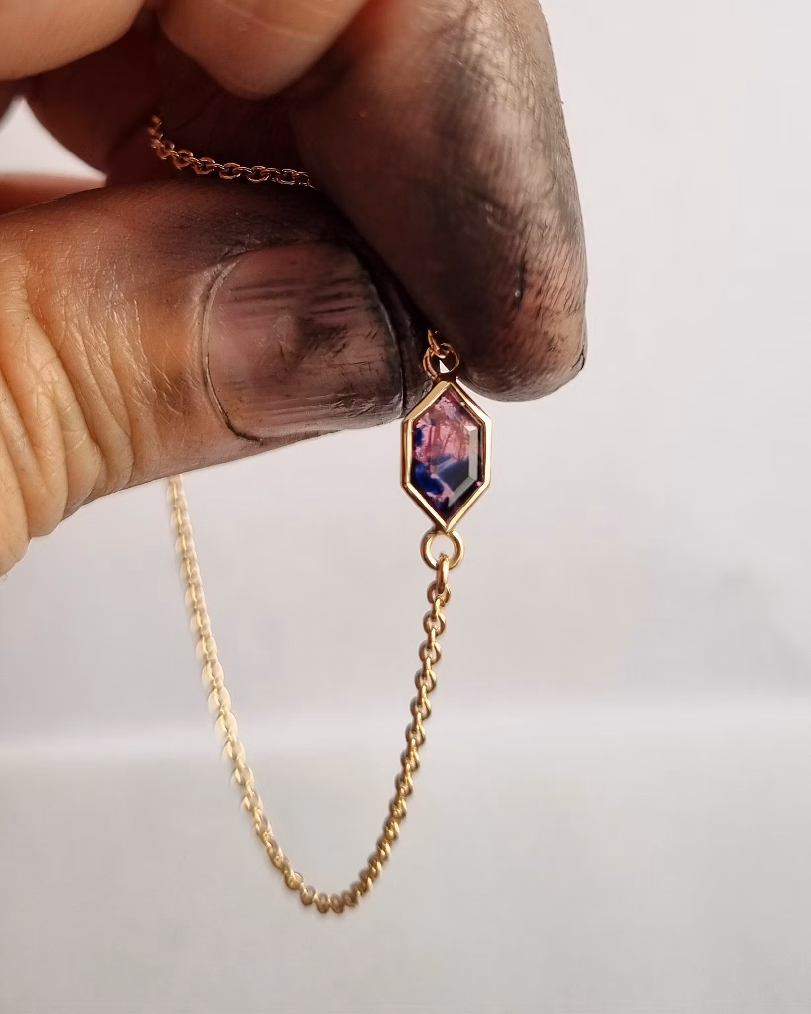 Armband med Safir från Winza & gröna briljanter