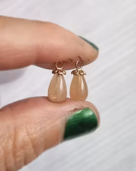 Rosa Månsten med Gullviva - påhängen 18K guld