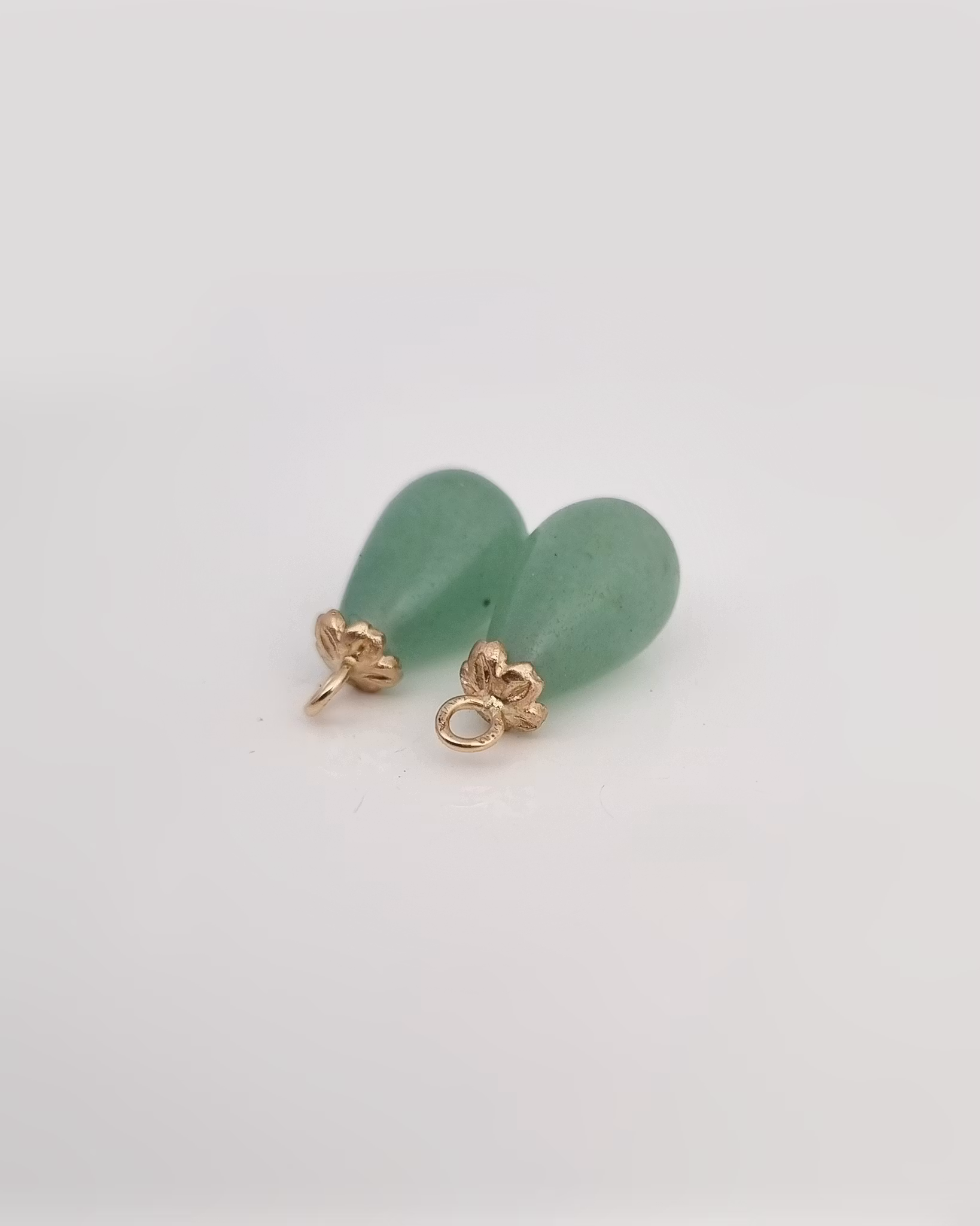 Aventuriner med Gullviva - påhängen 18K guld