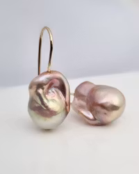 Rosa barocka Sötvattenspärlor - örhängen i 18K guld