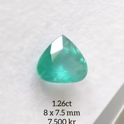 Smaragdhänge i 18K guld