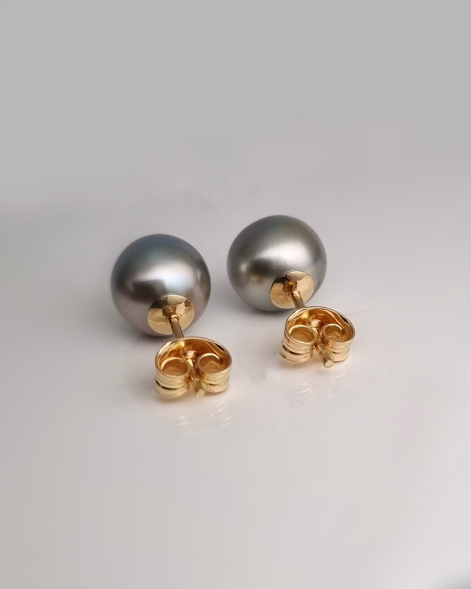 Fijipärlor 9 mm - örhängen i 18K guld