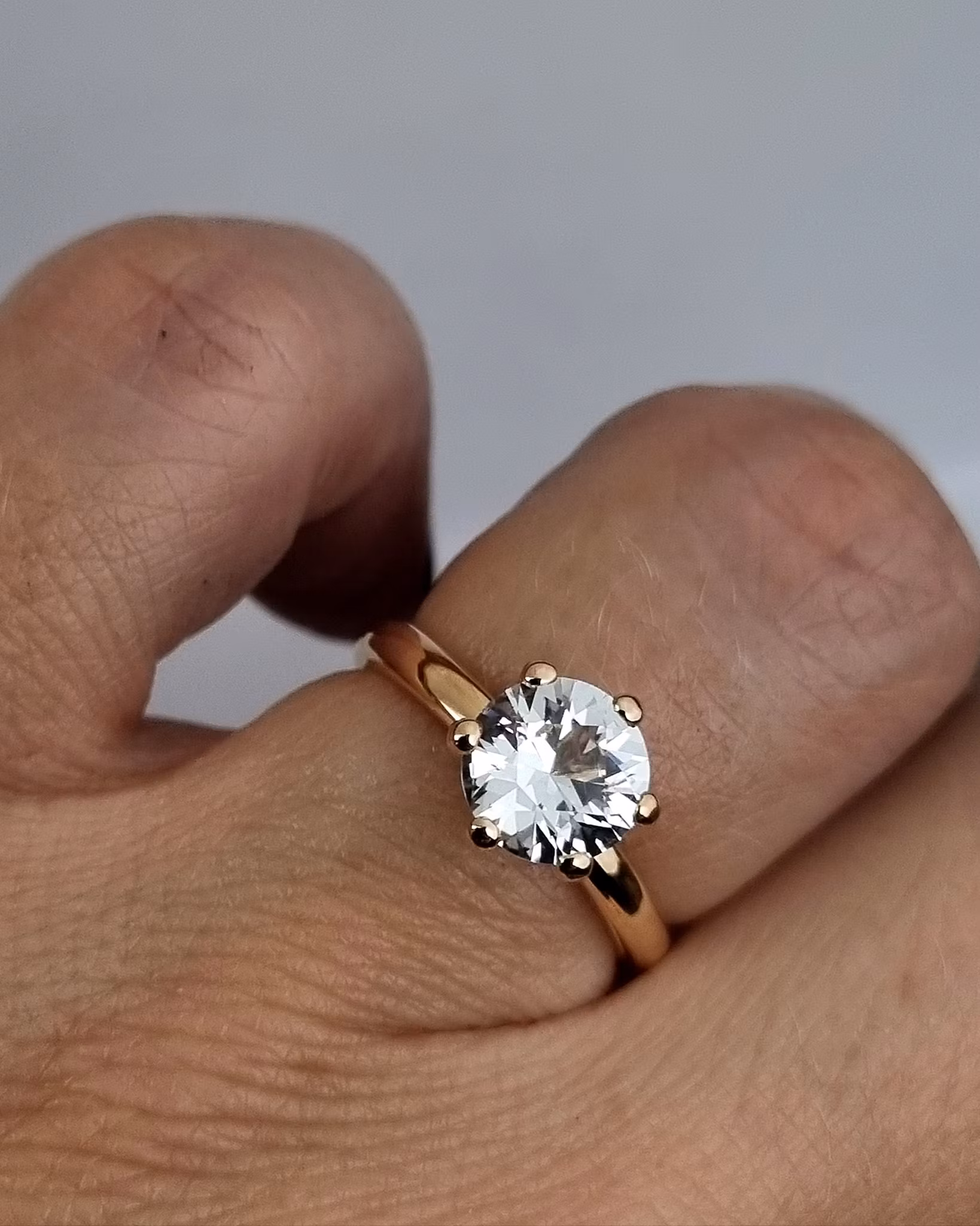 Precious Six med vit Safir