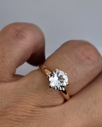 Precious Six med vit Safir