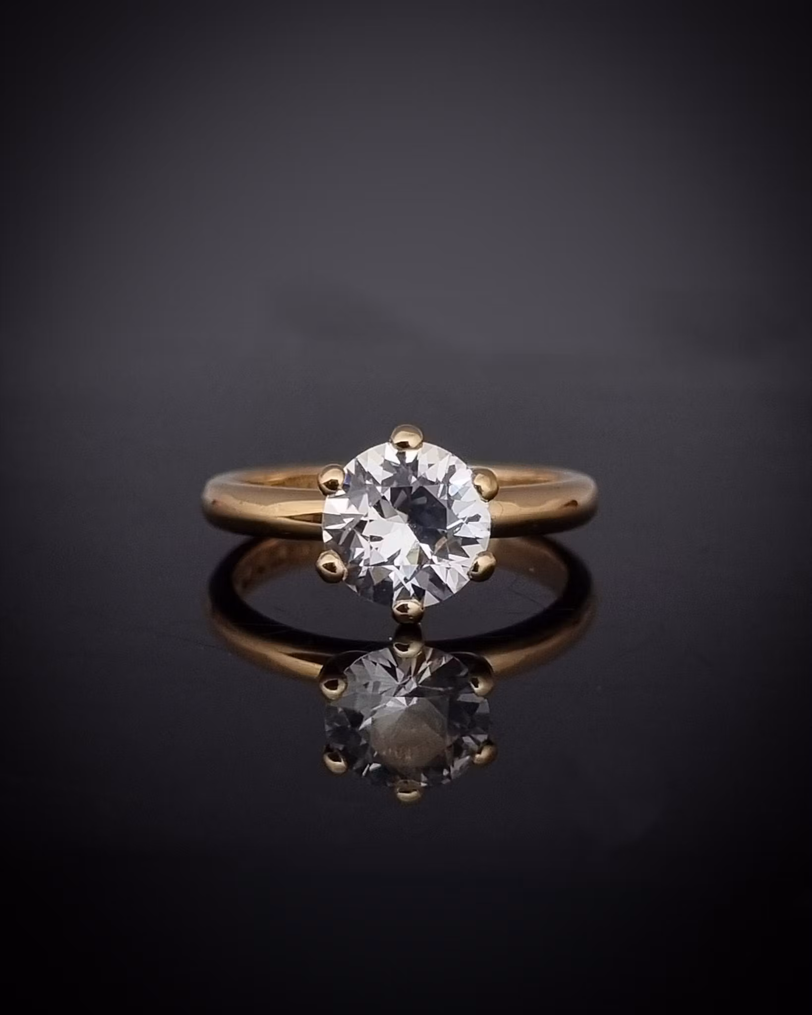 Precious Six med vit Safir