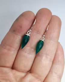 Gullviva med smaragdgrön Agat - örhängen i silver