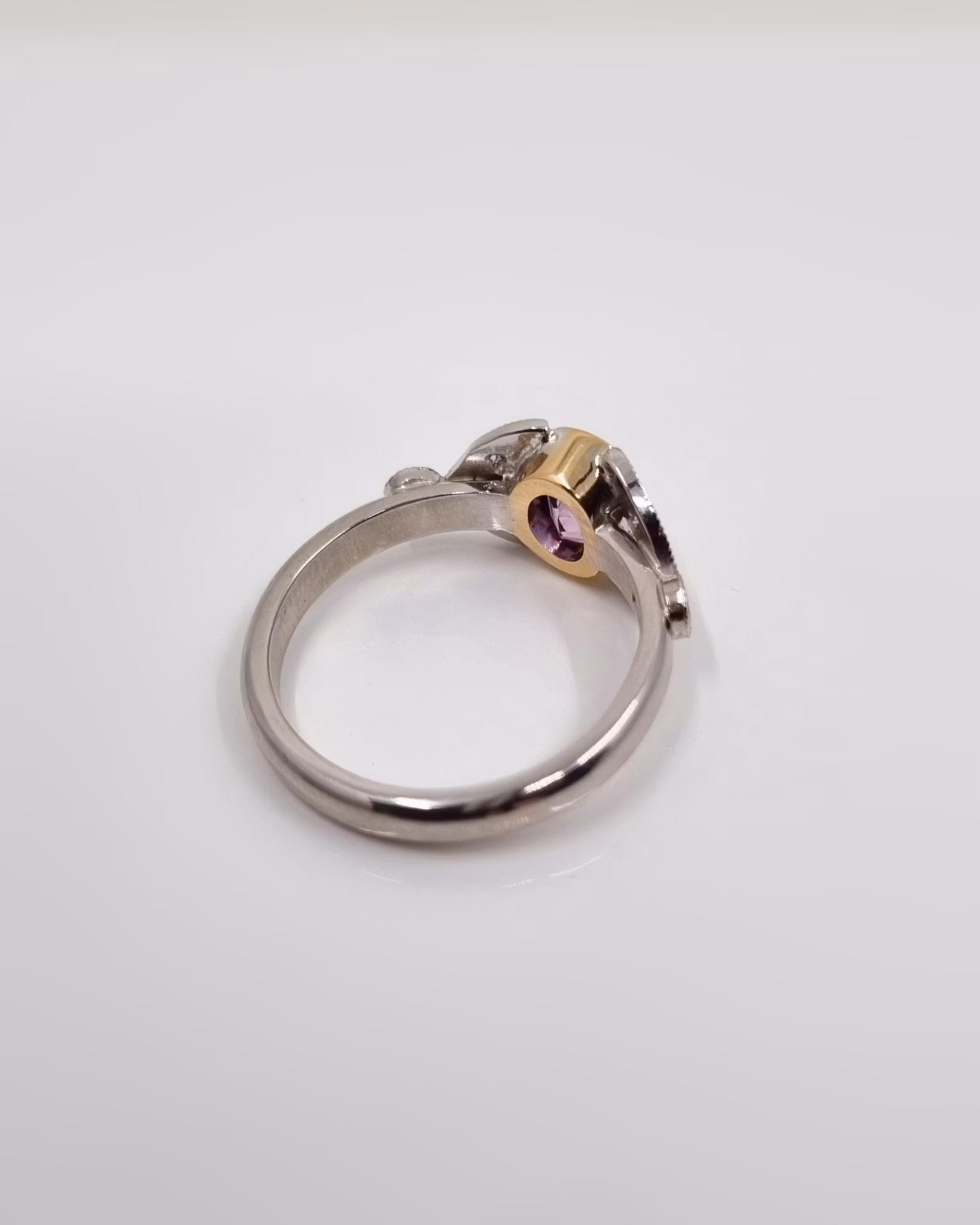 Ismynta - Safir & diamantring i tvåfärgat 18K guld