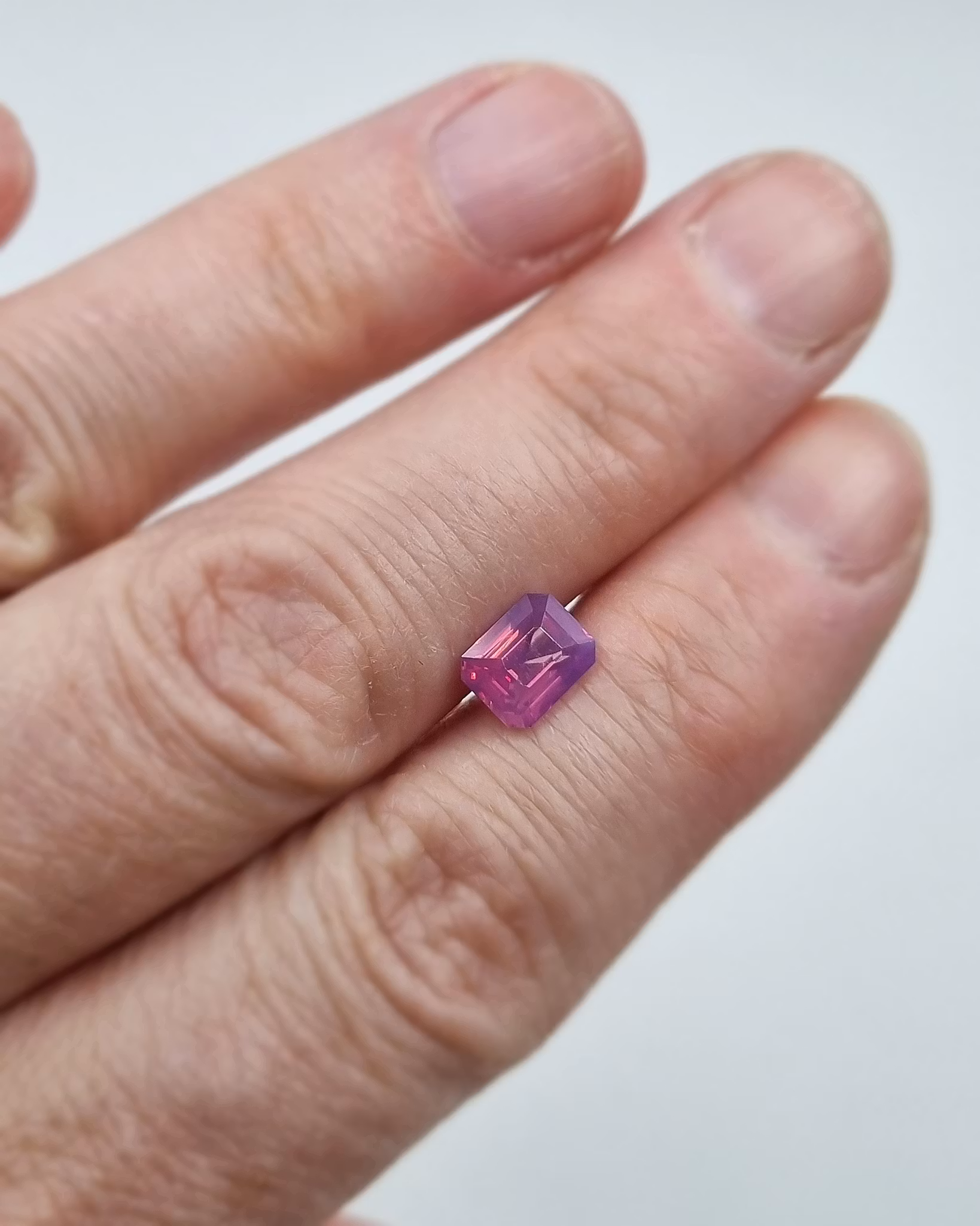 Opalecent Safir 1,88 ct - ring "made by order"