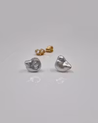 Söderhavspärlor mini keshi - silvervita pärlörhängen i 18K guld