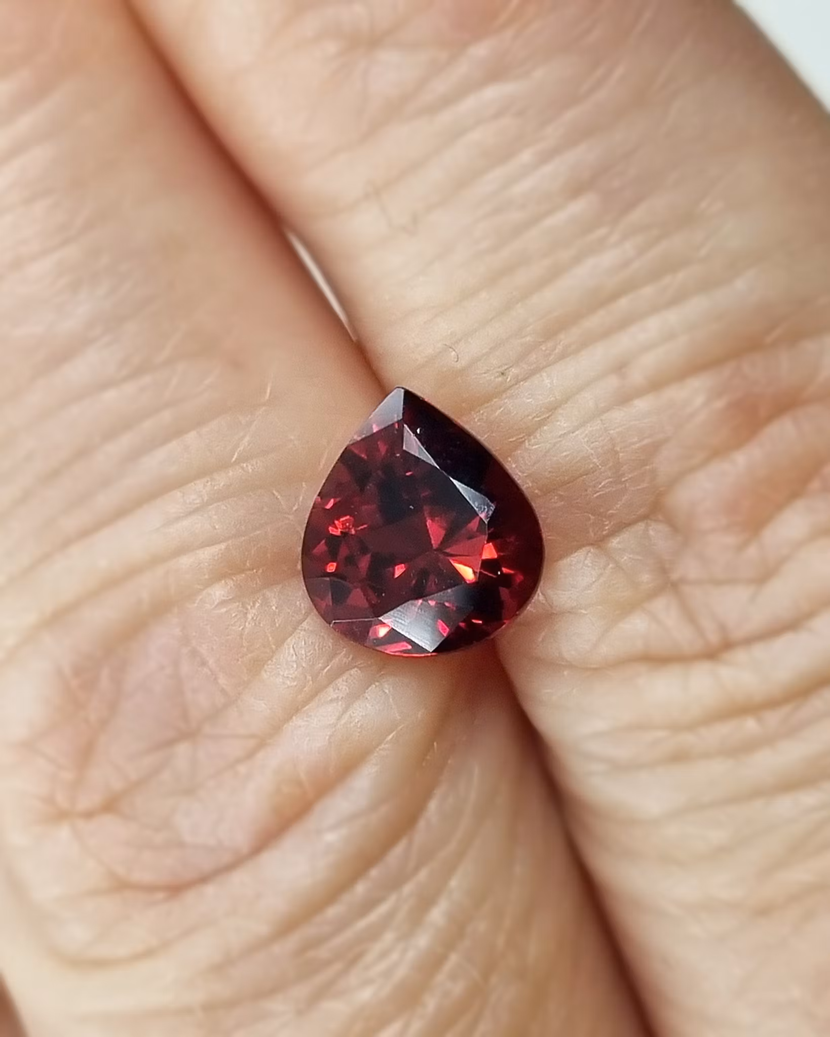 Rhodolit, Granat 2,20 ct - hänge "made by order"