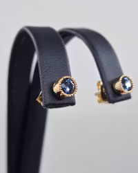 Örhängen med blå Spineller - studs i 18K