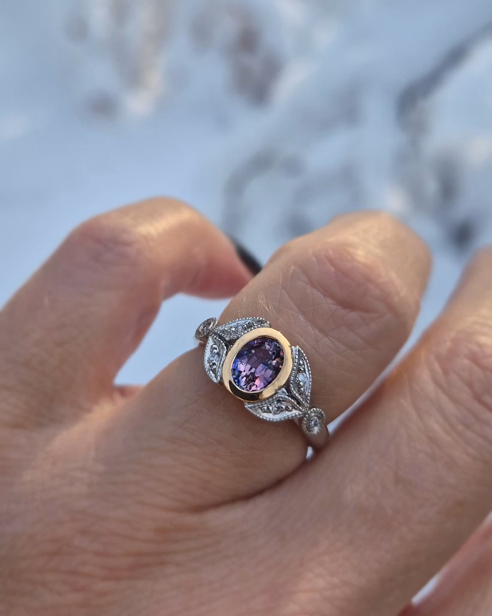 Ismynta - Safir & diamantring i tvåfärgat 18K guld