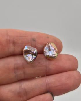 Sötvattenspärlor med keshiform - örhängen i silver