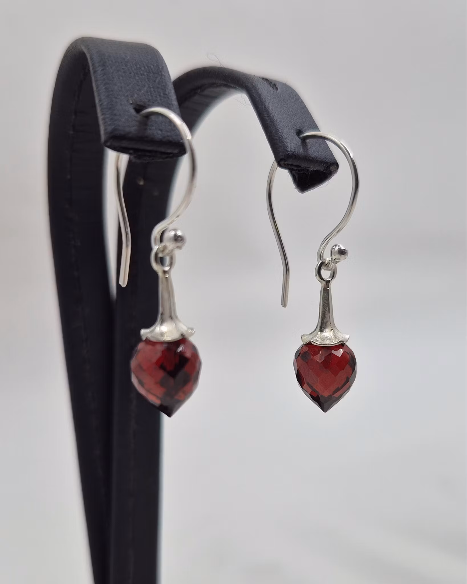 Granater med Änglatrumpet - örhängen i silver