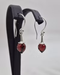 Granater med Änglatrumpet - örhängen i silver