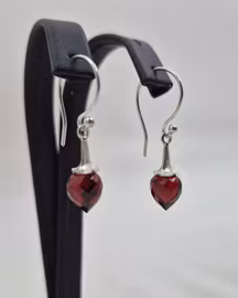 Granater med Änglatrumpet - örhängen i silver