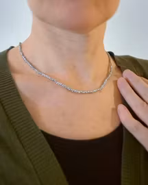 Ljusblå Akoyapärlor keshi - pärlcollier 44 cm