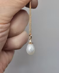 Sötvattenspärla med facetter - hänge i 18K guld