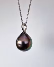 Mörk Tahitipärla Fancy - hänge med platinaögla