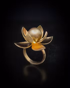 Marion - cocktailring i 18K guld med Tahitipärla