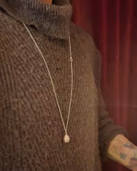 Droppformad rosa sötvattenspärla