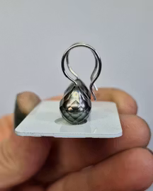 Exklusiva Tahitipärlor med facettslipning - örhängen i 18K vitguld