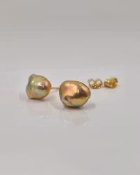 Varma Sötvattenspärlor med keshiform - örhängen i 18K guld
