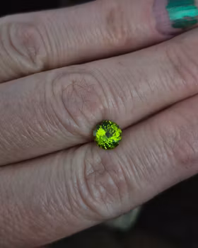 Bokning av fairtrade Peridot 7 mm - "made by order"