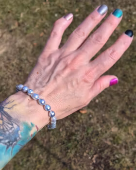 Ljusblå Akoyapärlor - armband upp till 22 cm