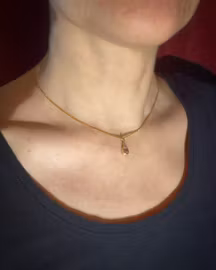 Sockervaddsrosa Safir - hänge i 18K guld