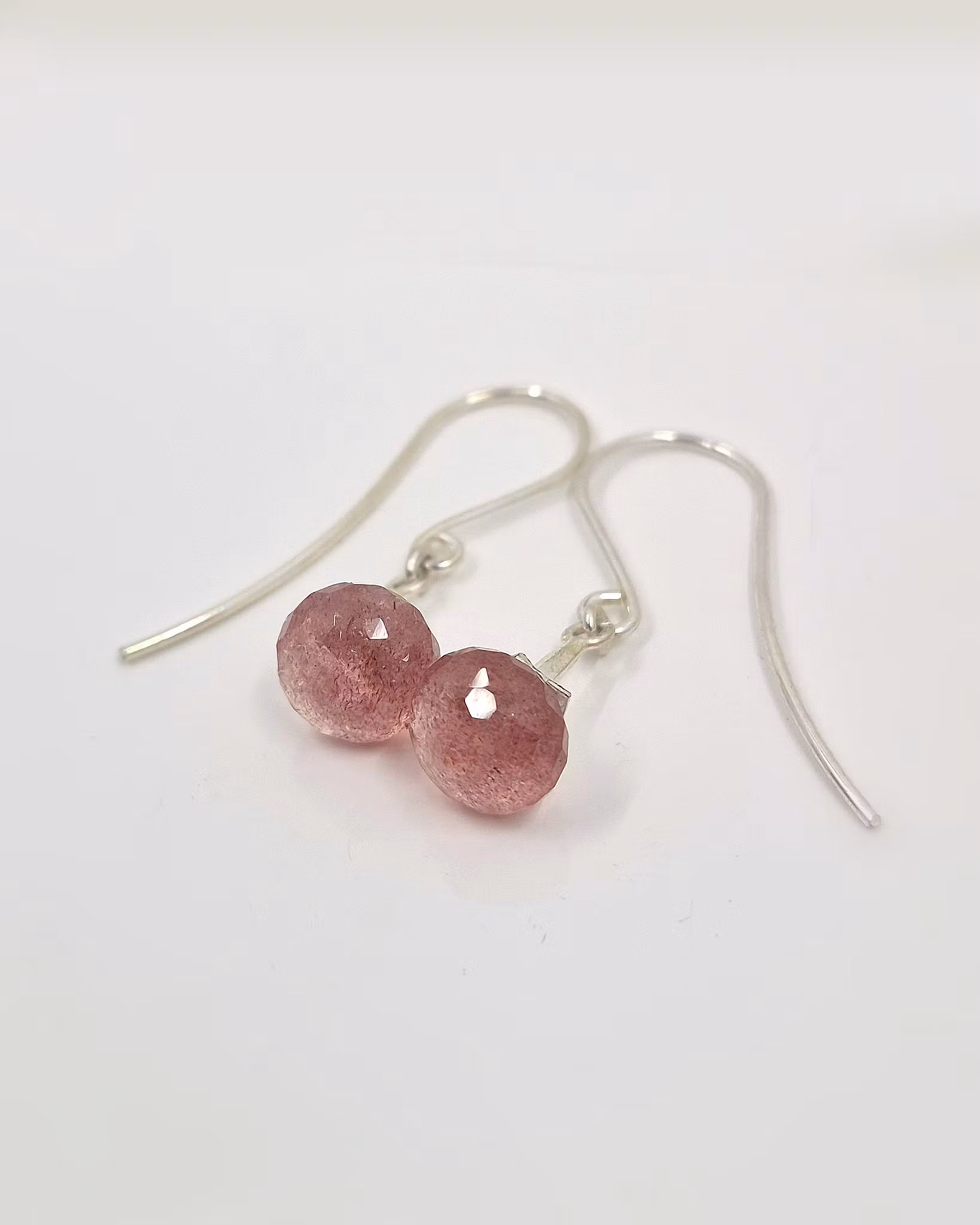 Änglatrumpet med Smultronkvarts - örhängen i silver