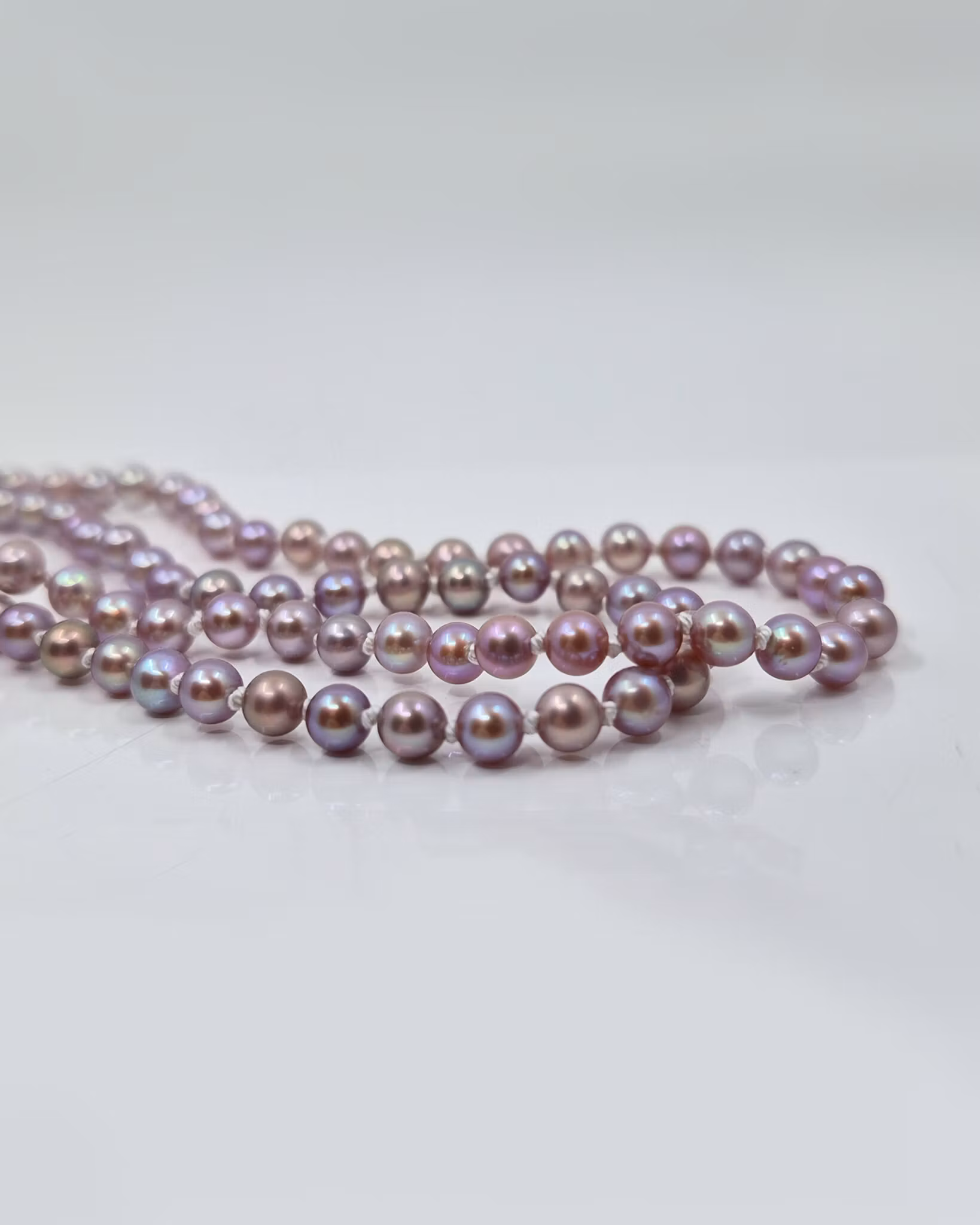 Askrosa Sötvattenspärlor 4 mm - pärlcollier upp till 48 cm