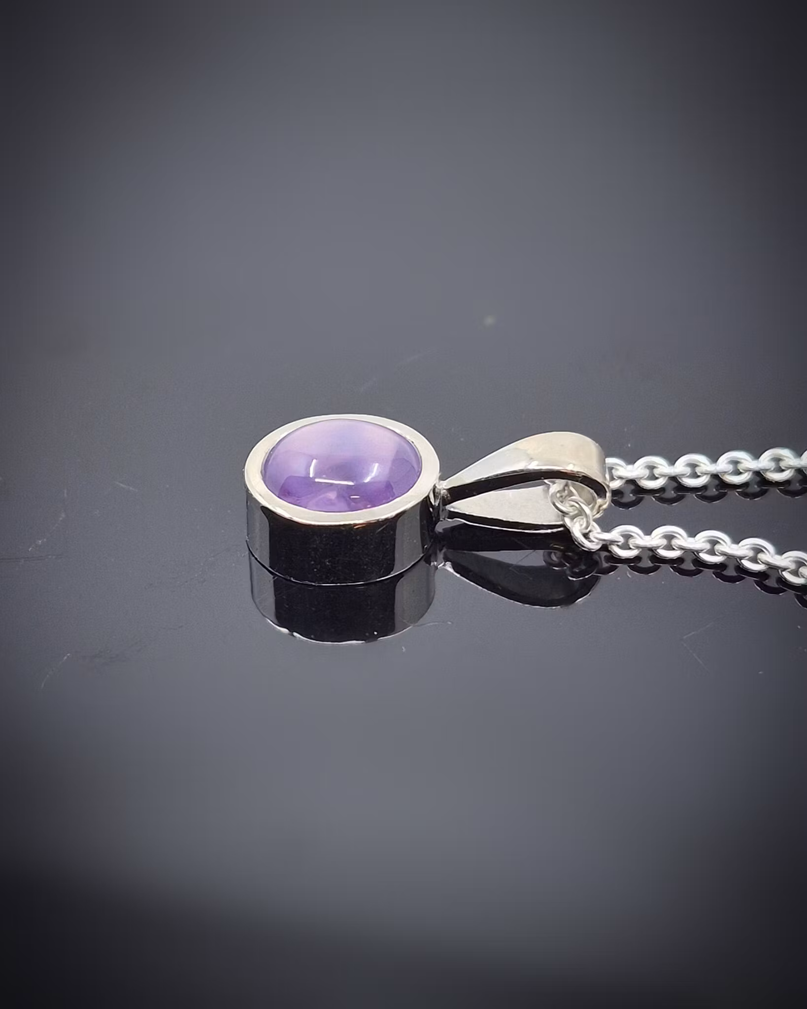 Stjärnsafir - hängsmycke i 18K vitguld