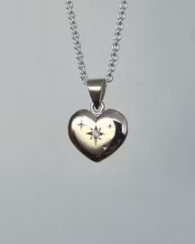 Handgraverat hjärta i 18K vitguld - vändbart hänge