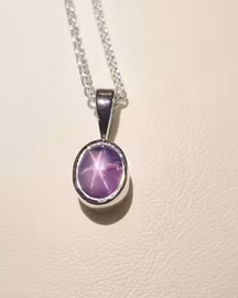 Stjärnsafir - hängsmycke i 18K vitguld