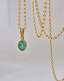 Smaragd med briljanter - hänge i 18K guld