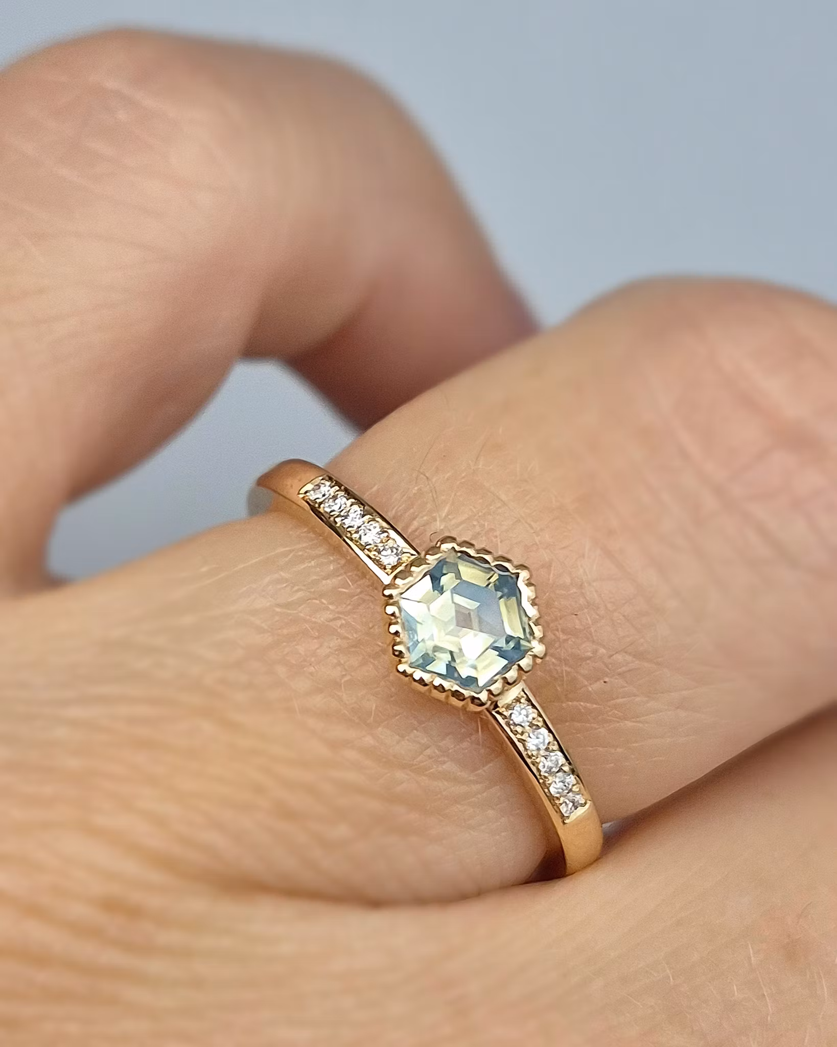 Skågsrå Mermaid - Safir & Briljantring i 18K guld