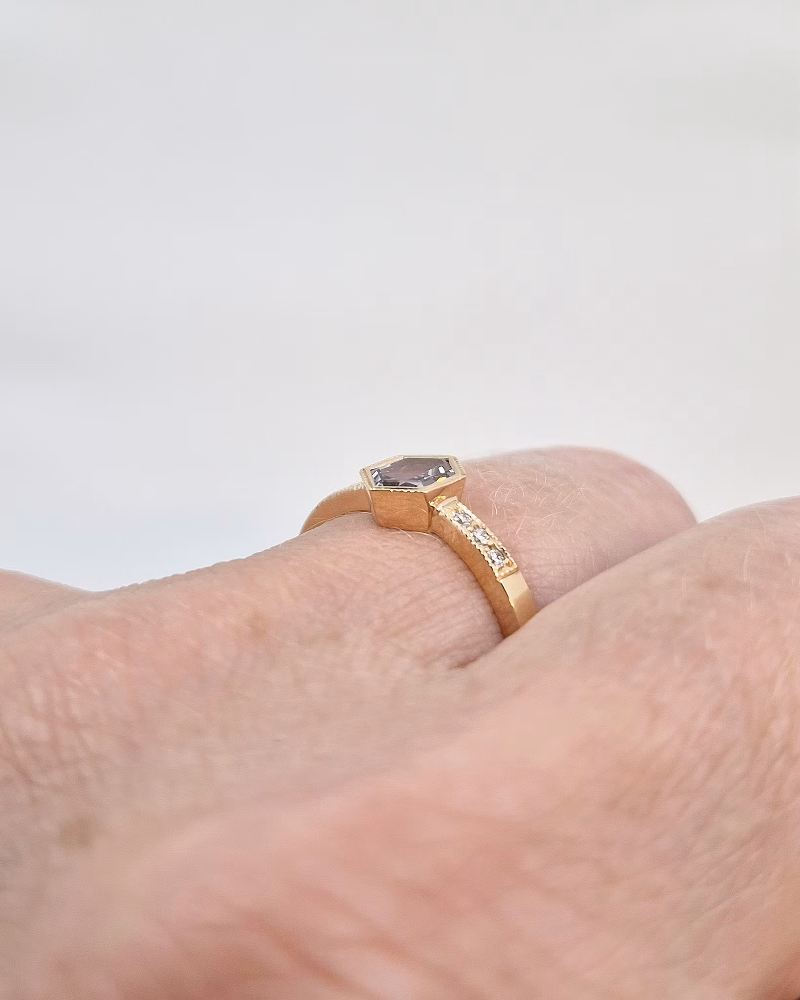 Silver Sage - Safir & Briljantring i 18K guld