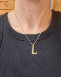 Bokstav "L" i 18K guld